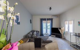 Renovated Panorama Loft: Athens Terrace Gem